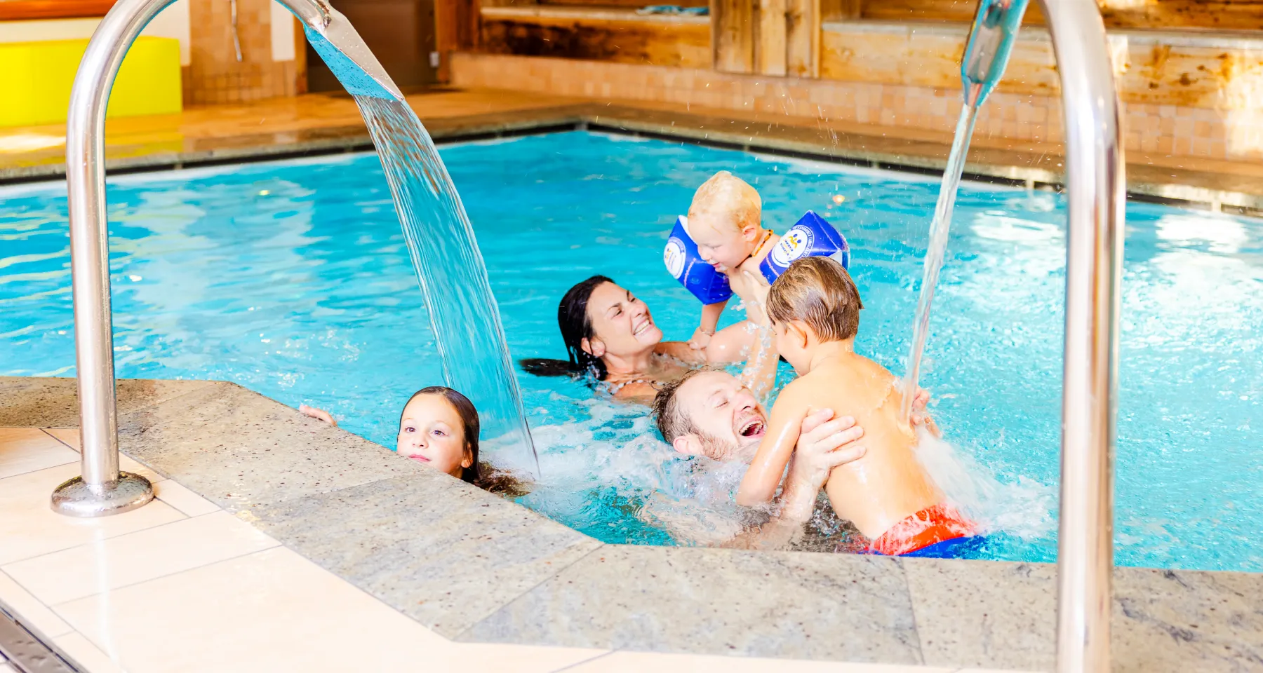 Family hotel with swimming pool and hydro-massage